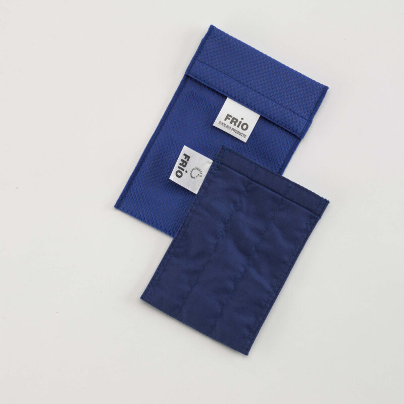 FRIO Kühltasche blau für Insulinpumpen, schützt vor Wärme und Feuchtigkeit, wiederverwendbar und leicht zu aktivieren