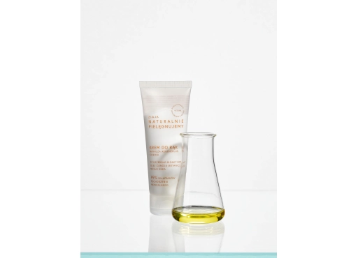 Natürliche Handcreme mit Sheabutter und Olivenöl für trockene und empfindliche Haut. Feuchtigkeitsspendend und pflegend